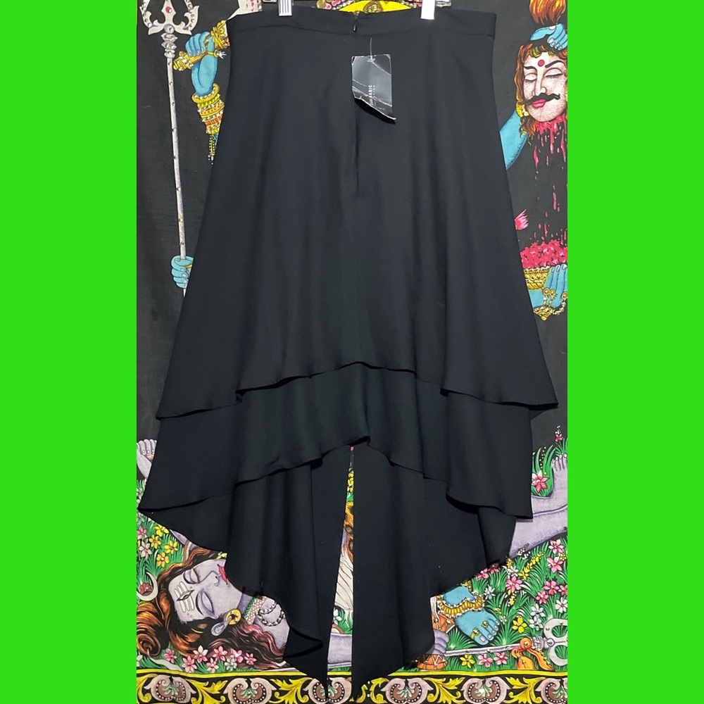 Zara Basic black skirt w/slit can be worn on side, in front or back. NWT